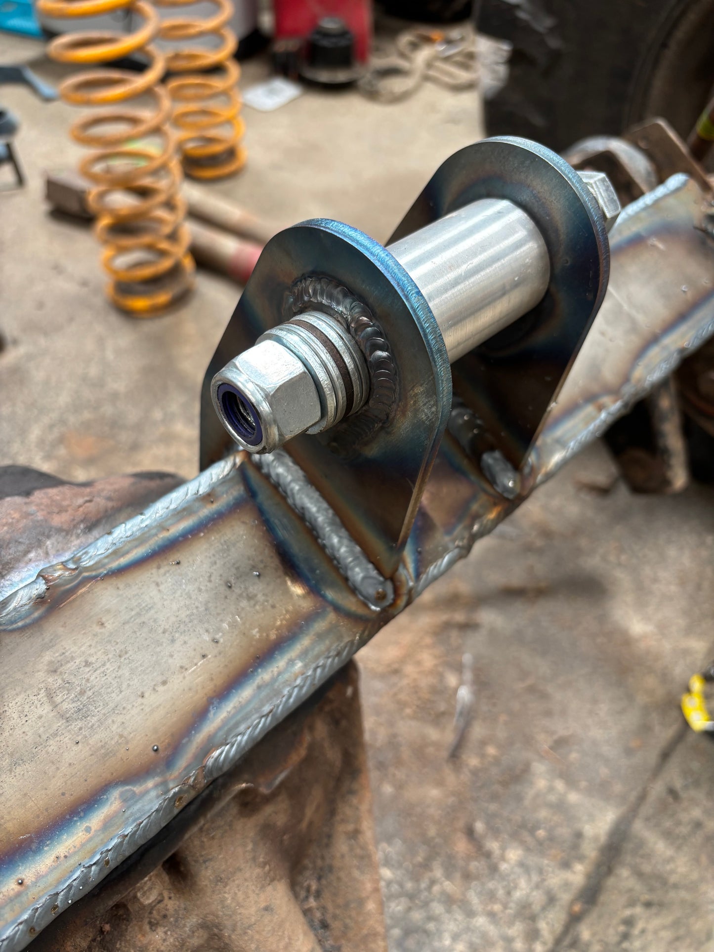 Teardrop weld washer