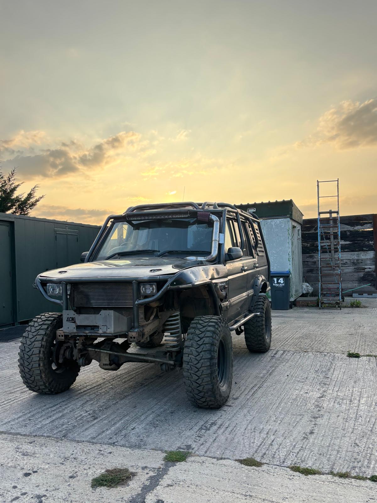 Discovery full extreior cage
